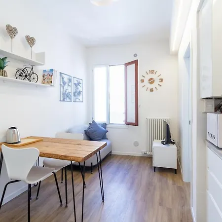 Chic & Smart Flat In *