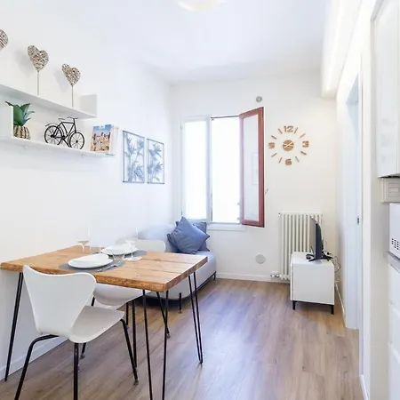 Chic & Smart Flat In Daire