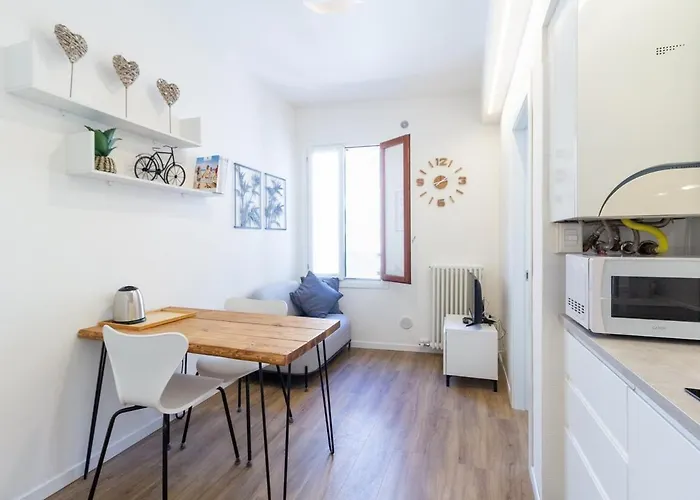 Chic & Smart Flat In *