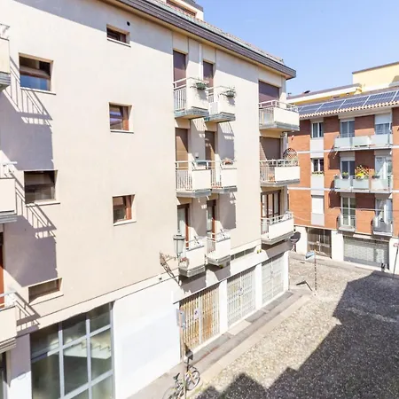Chic & Smart Flat In Apartman